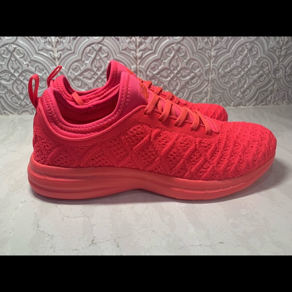 APL MAGENTA PHANTOM TECHLOOM RUNNING SHOES-NEW!!!